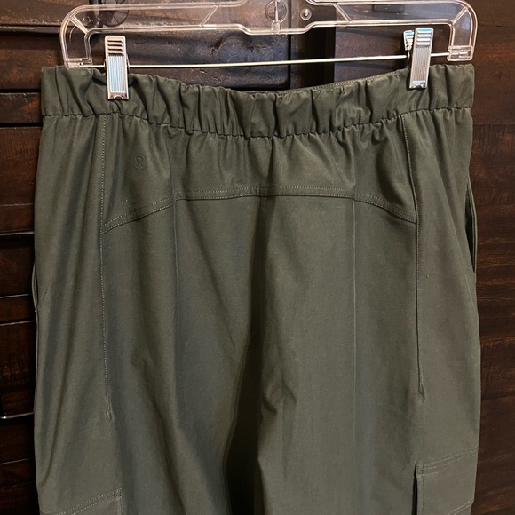 Lululemon Light Utilitech Cargo Pants Olive Green Pants High Waist 30 Like New - Picture 9 of 11